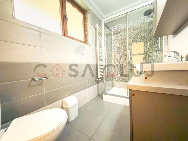 Duplex cu 5 camere cu Canalizare în Florești