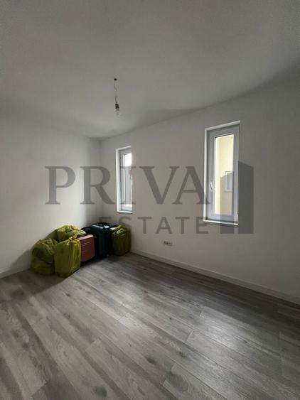 Duplex cu 4 camere cu Canalizare în Giroc
