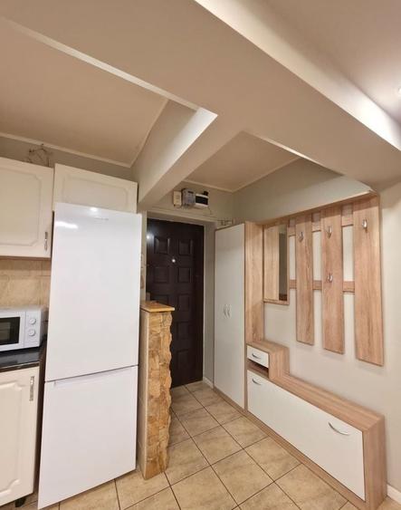 Apartament cu 3 camere, mobilat în Băneasa