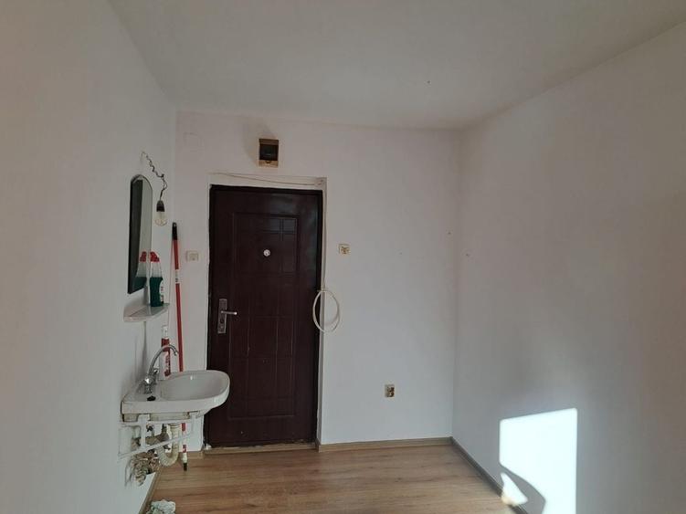 Garsonieră nedecomandată în Micro 19