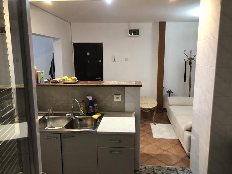 Apartament cu 2 camere semidecomandat, mobilat în Ultracentral