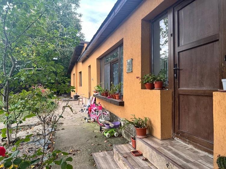 Casă cu 4 camere cu Teren 597 Mp în Central