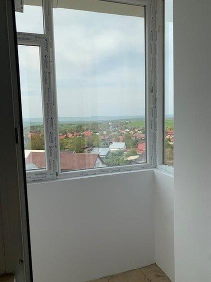Apartament cu 3 camere semidecomandat, mobilat în Miroslava