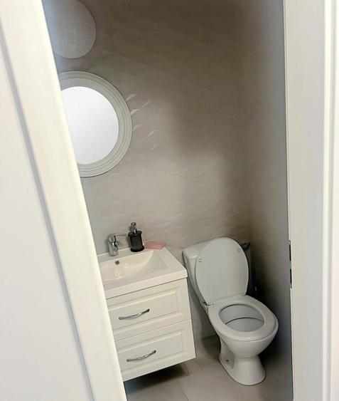 Apartament cu 3 camere decomandat, mobilat în Dacia