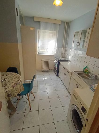 Apartament cu 2 camere semidecomandat în Girocului