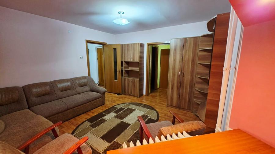 Apartament cu 2 camere semidecomandat în B-dul București
