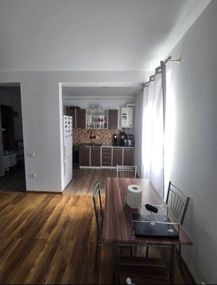 Apartament cu 2 camere semidecomandat în Dumbrăvița