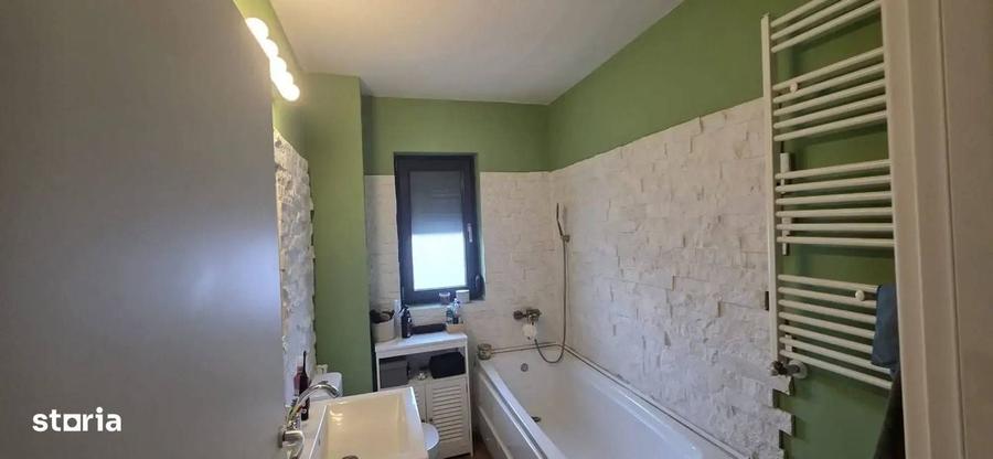 Apartament cu 2 camere decomandat în Odăile
