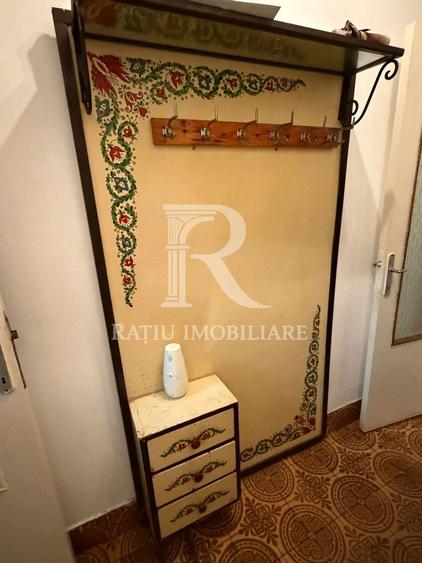 Apartament cu 4 camere decomandat în Central