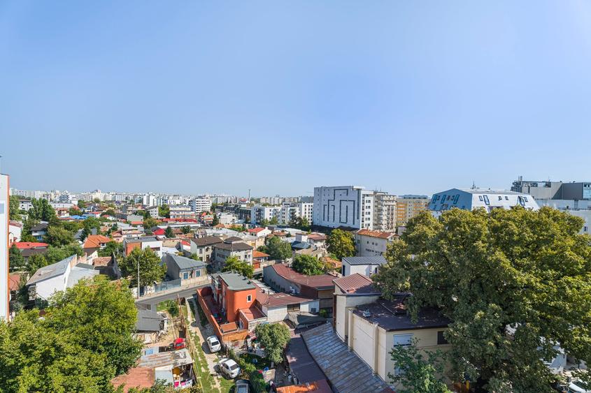 Apartament cu 3 camere semidecomandat în Calea Călărașilor
