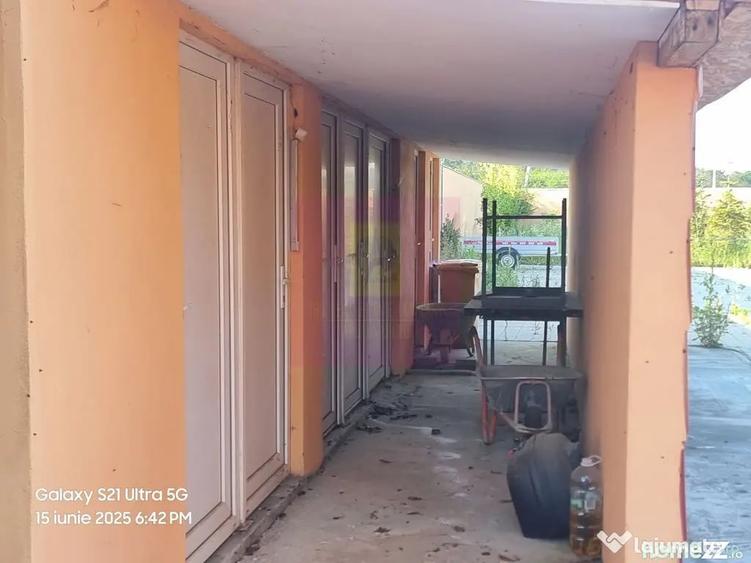 Casă cu 7 camere cu Teren 6000 Mp în Teișori