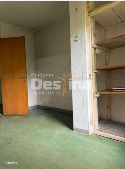 Apartament cu 4 camere decomandat în Rahova