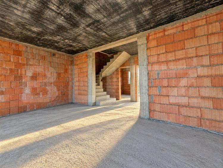 Duplex cu 4 camere cu Canalizare în Ghiroda
