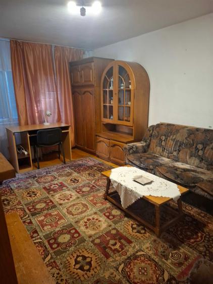 Apartament cu 2 camere decomandat în Podgoria