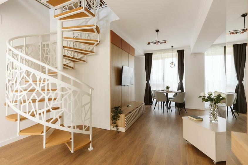 Penthouse cu 2 camere semidecomandat, mobilat în 13 Septembrie