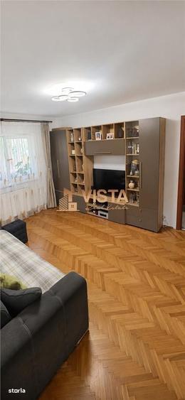 Apartament cu 3 camere în Florilor