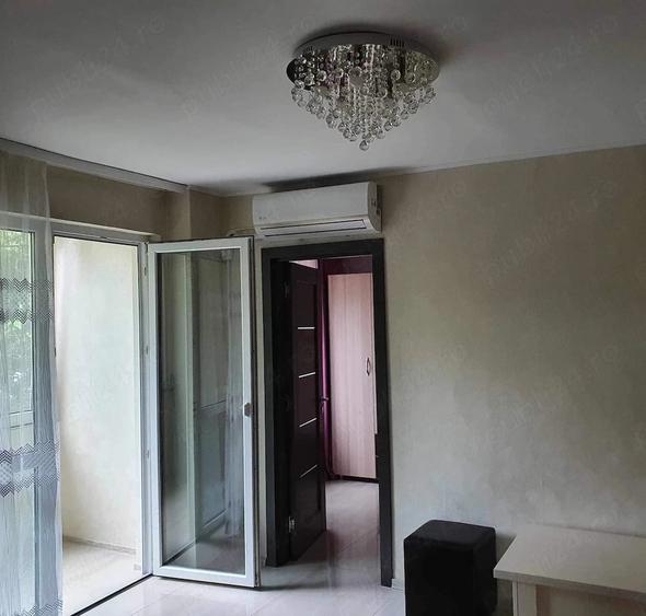 Apartament cu 2 camere semidecomandat, mobilat în Tomis Nord