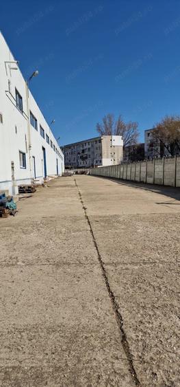 Spațiu comercial, de 5,400 mp, în Central