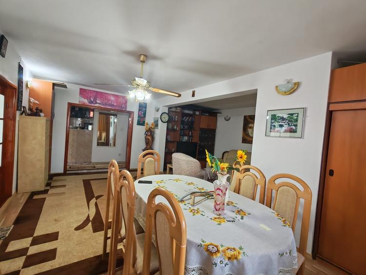 Casă individuală cu 6 camere cu Teren 400 Mp în Breaza