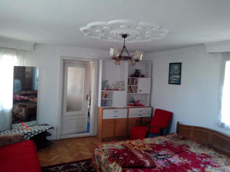 Casă individuală cu 5 camere cu Teren 720 Mp în Vânători-Neamț