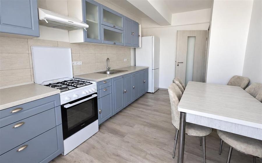 Apartament cu 3 camere decomandat, mobilat în Turnișor