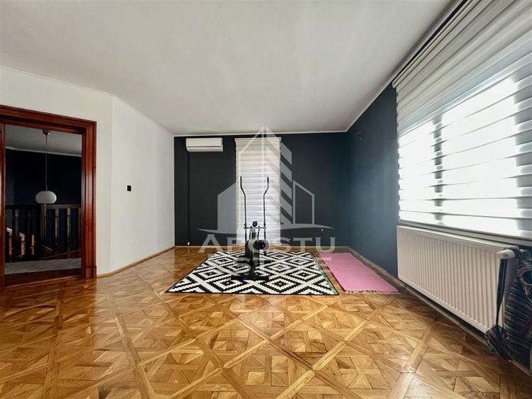 Casă cu 9 camere cu Teren 1344 Mp în Grădiște