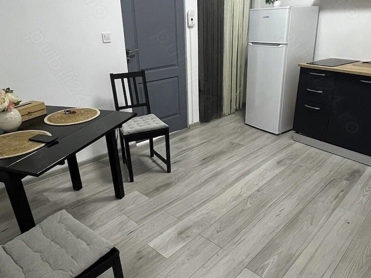 Apartament cu 2 camere semidecomandat în Cișmigiu