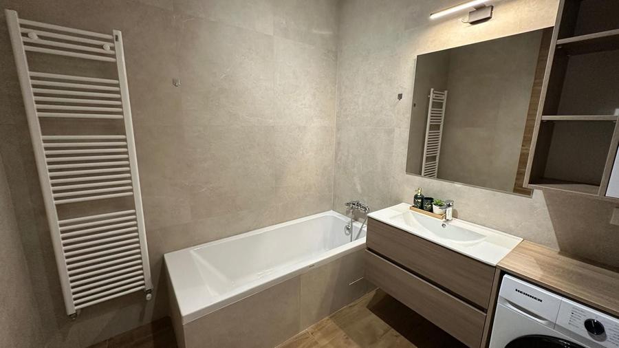 Apartament cu 2 camere decomandat, mobilat în Metalurgiei