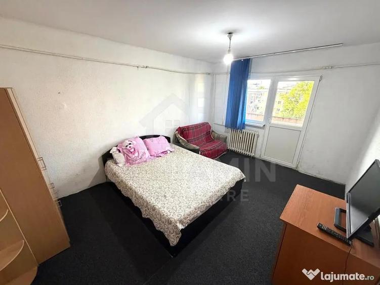 Garsonieră decomandată în Rovine