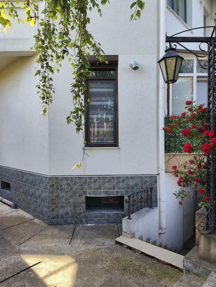 Apartament cu 2 camere decomandat în Vlădiceni