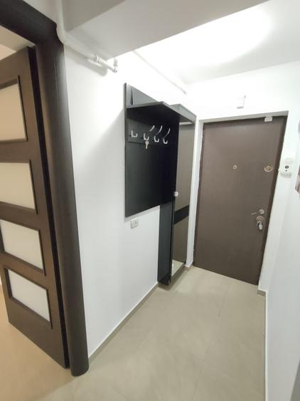 Apartament cu 3 camere decomandat în Berceni