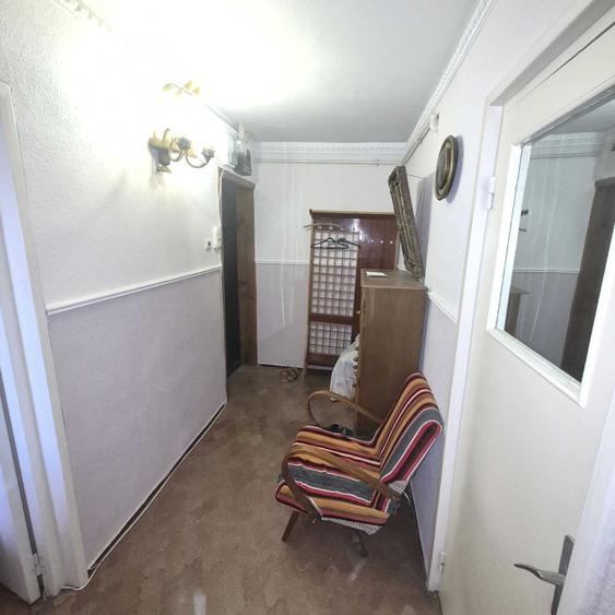 Apartament cu 3 camere decomandat în Crâng