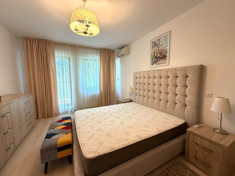 Apartament cu 3 camere, mobilat în Iancu Nicolae