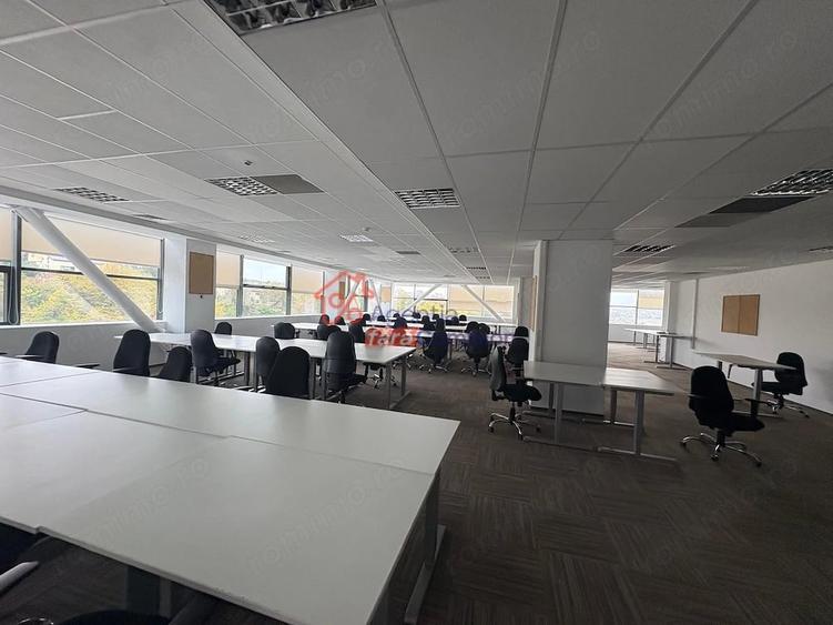 Spațiu comercial, de 380 mp, în Filiași