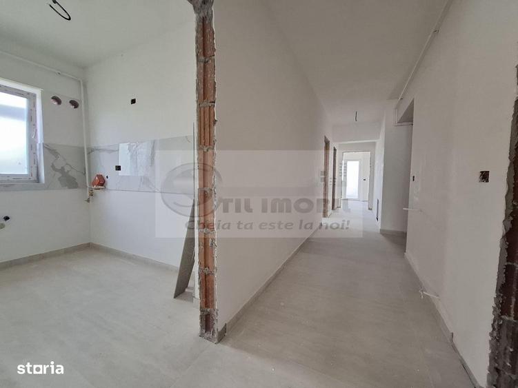 Apartament cu 3 camere decomandat în Galata