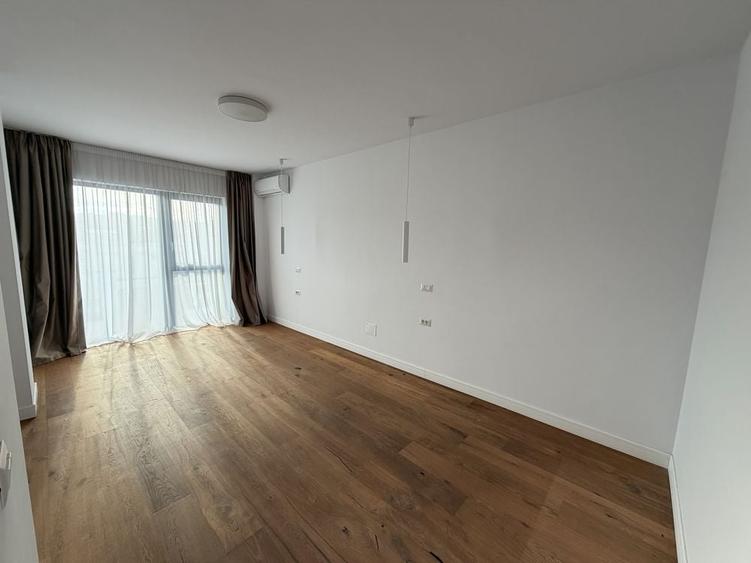 Apartament cu 4 camere semidecomandat în Andrei Mureșanu