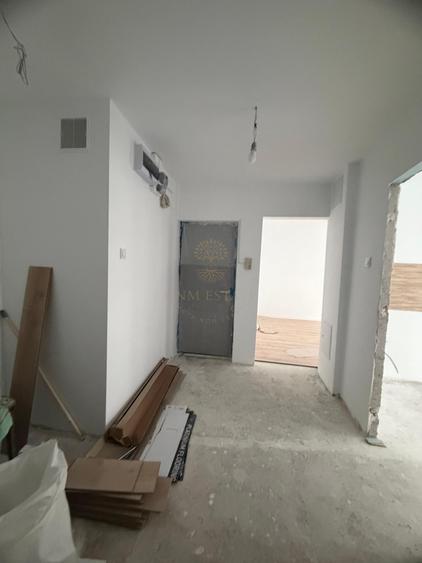 Apartament cu 3 camere decomandat în Berceni