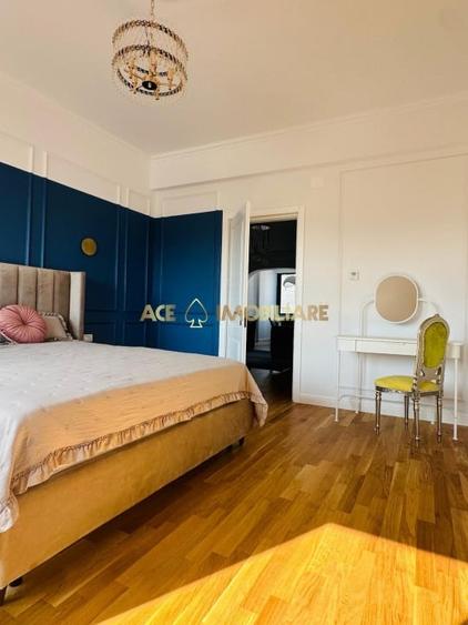 Apartament cu 4 camere semidecomandat, mobilat în Victoriei