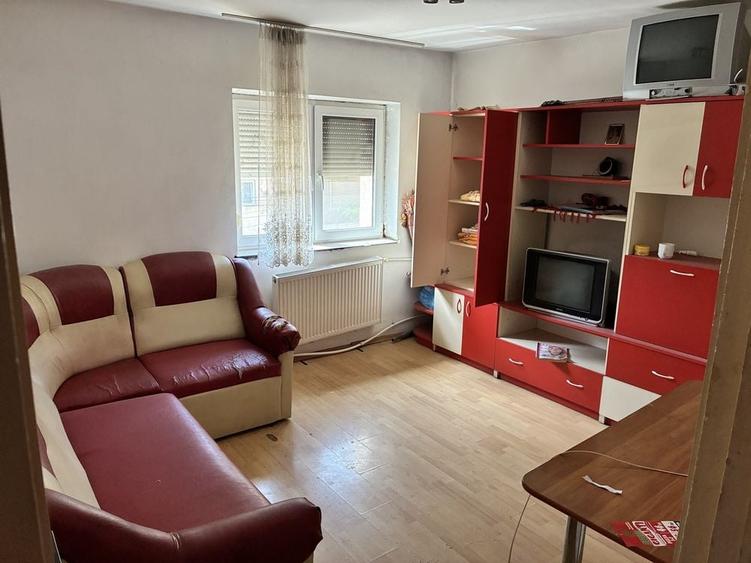 Garsonieră decomandată în Iosia