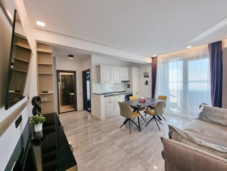 Apartament cu 2 camere semidecomandat, mobilat în Vest