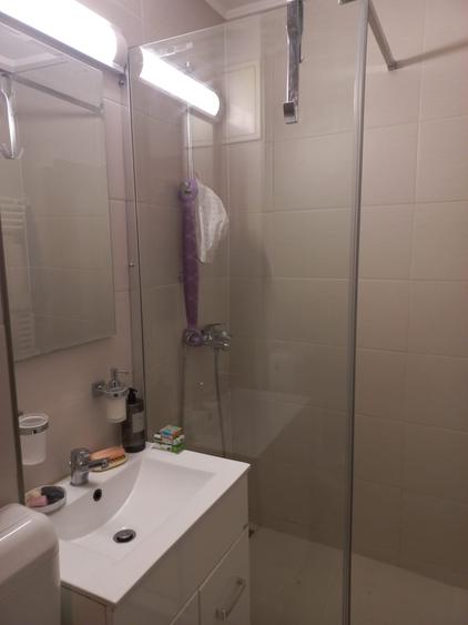 Apartament cu 3 camere semidecomandat în Drumul Taberei