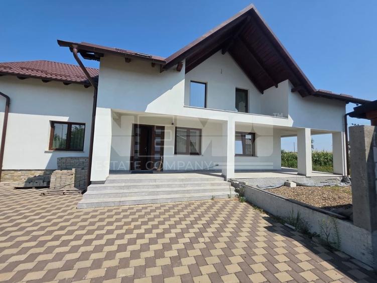 Casă individuală cu 5 camere cu Canalizare în Dumbrăveni