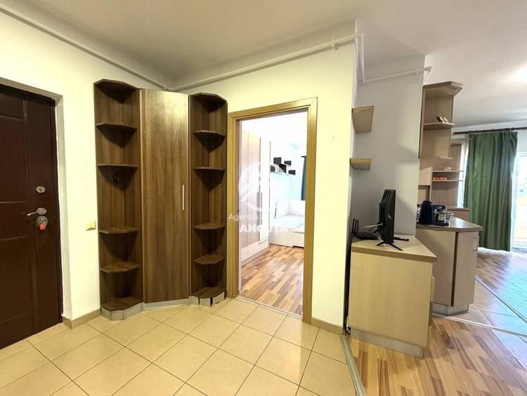 Apartament cu 2 camere semidecomandat în Tăuți