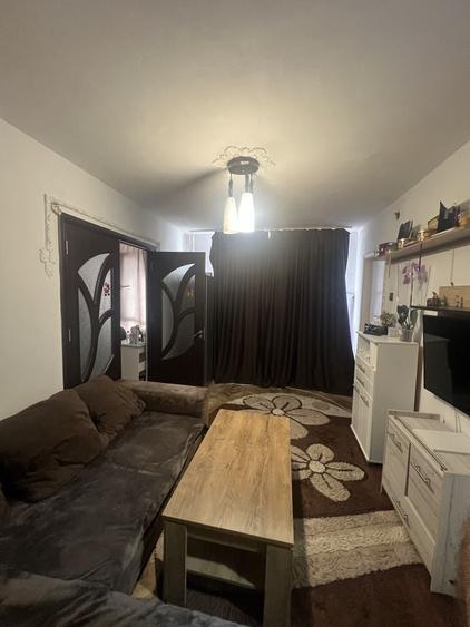 Apartament cu 2 camere semidecomandat în Valea Rosie