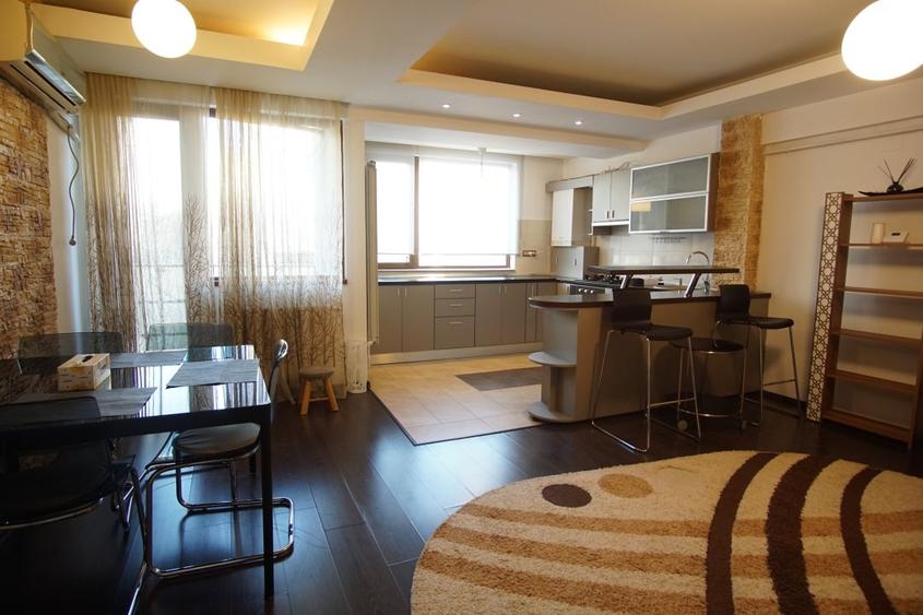 Apartament cu 2 camere semidecomandat, mobilat în Timpuri Noi