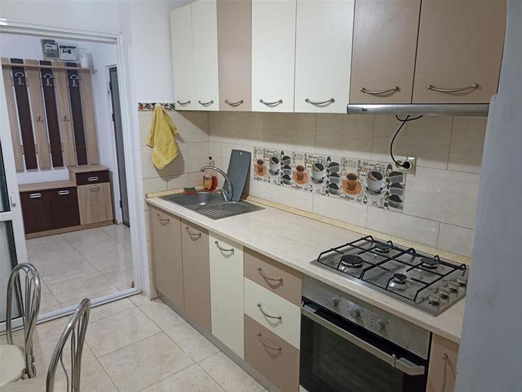 Apartament cu 2 camere decomandat, mobilat în Canta