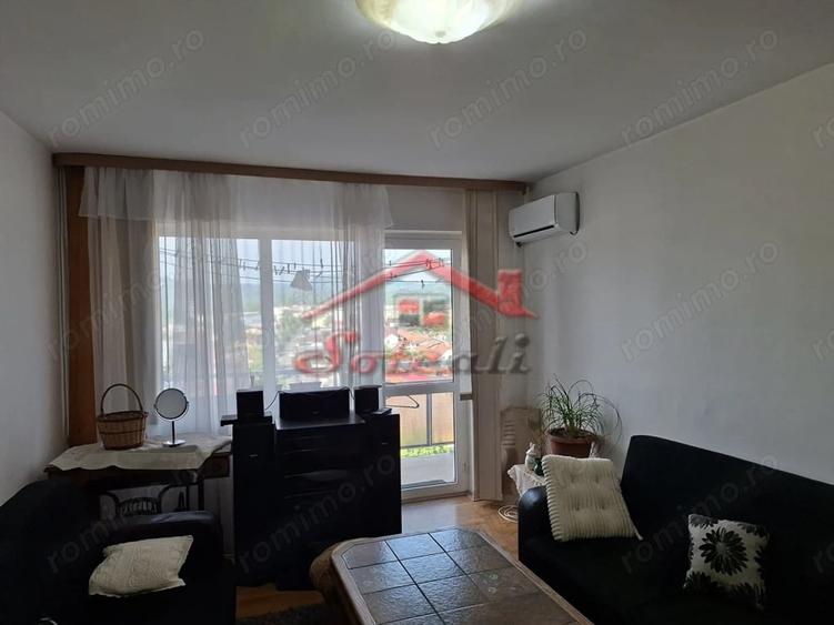 Apartament cu 3 camere decomandat în Cuza