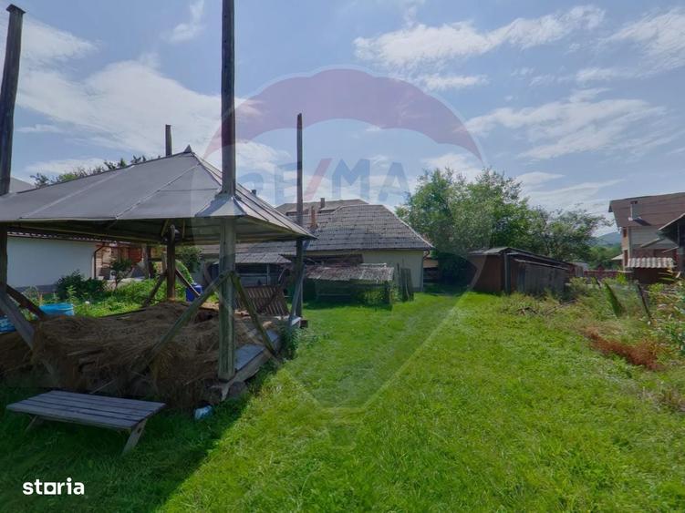 Casă cu 4 camere în Rona de Sus