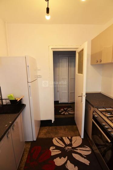 Apartament cu 3 camere semidecomandat, mobilat în Copou
