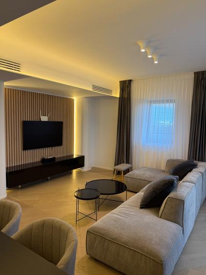 Apartament cu 3 camere decomandat în Cotroceni